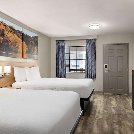 Days Inn By Wyndham Fulton Bagian luar foto