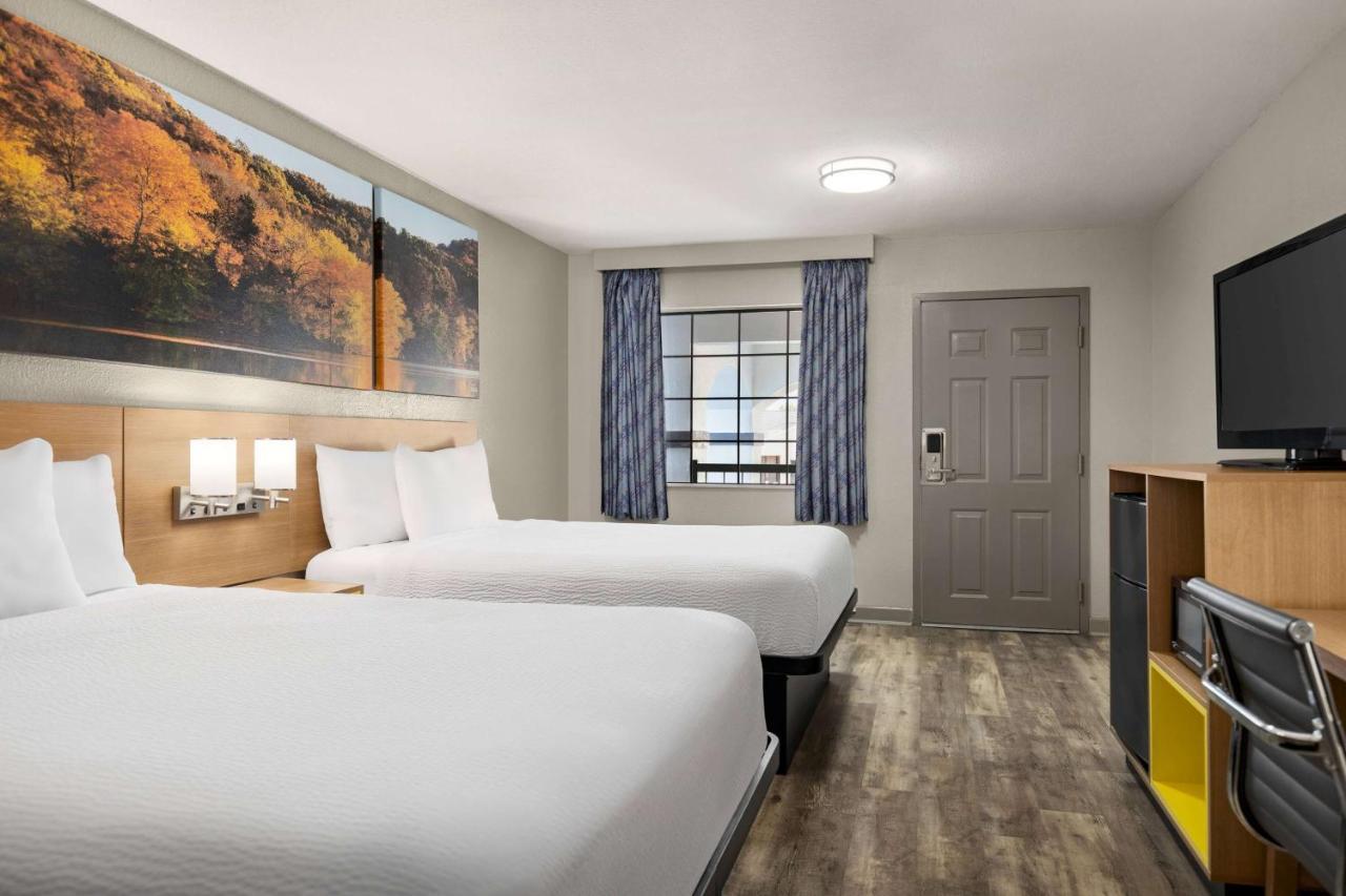 Days Inn By Wyndham Fulton Bagian luar foto