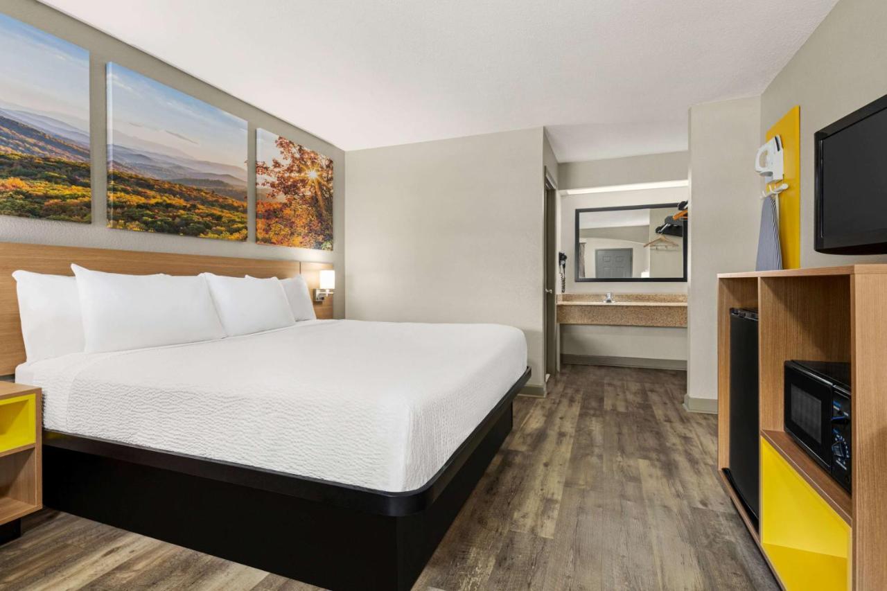 Days Inn By Wyndham Fulton Bagian luar foto